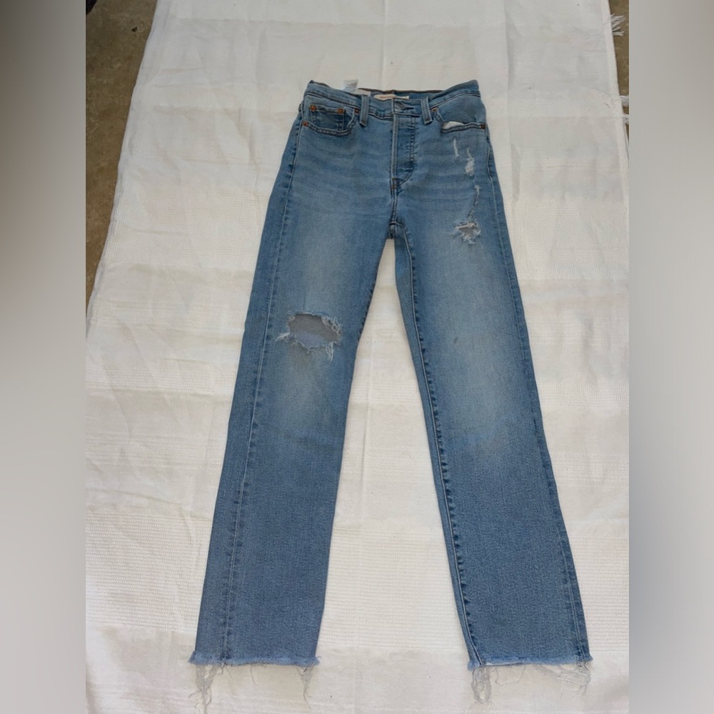 Only worn a couple times Levi’s jean